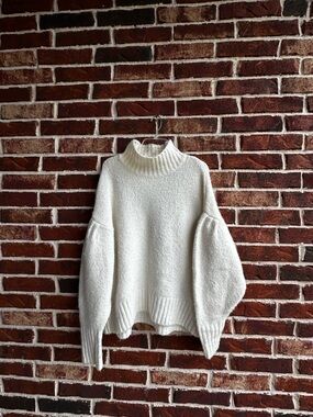 Express Cream Turtleneck Sweater with Balloon Sleeves